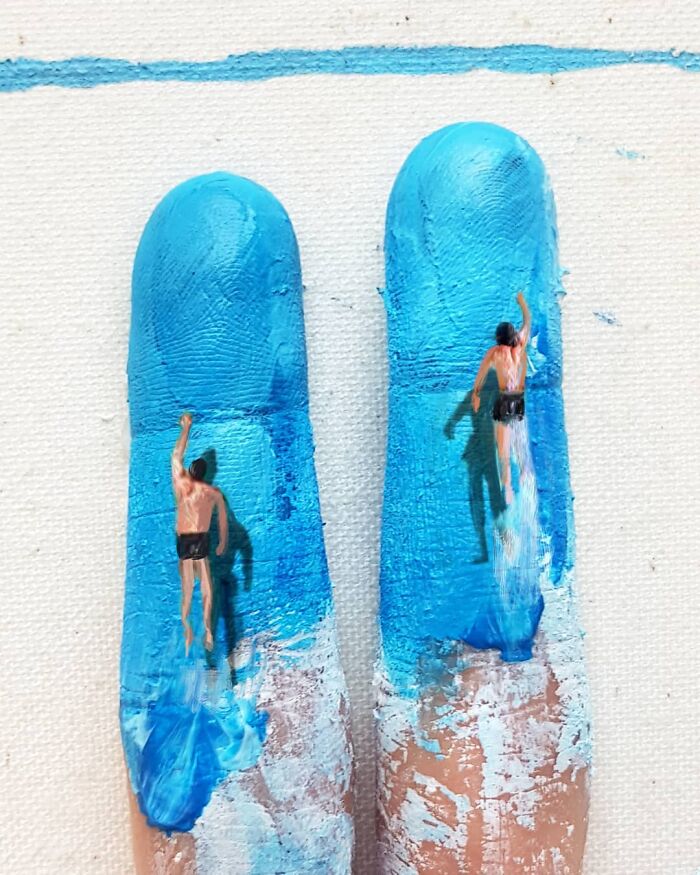 Artist Uses Her Hands As A Canvas To Show Her Hidden Worlds (39 Pics) Artist Uses Her Hands As A Canvas To Show Her Hidden Worlds (39 Pics)