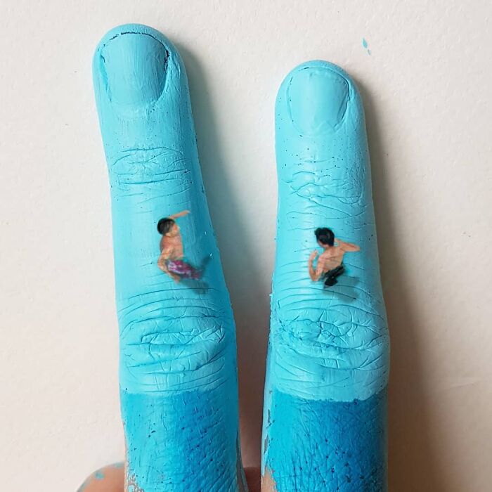 Artist Uses Her Hands As A Canvas To Show Her Hidden Worlds (39 Pics) Artist Uses Her Hands As A Canvas To Show Her Hidden Worlds (39 Pics)