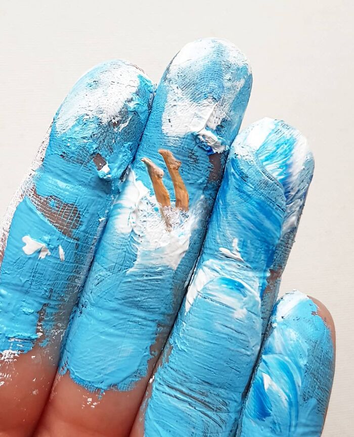 Artist Uses Her Hands As A Canvas To Show Her Hidden Worlds (39 Pics) Artist Uses Her Hands As A Canvas To Show Her Hidden Worlds (39 Pics)