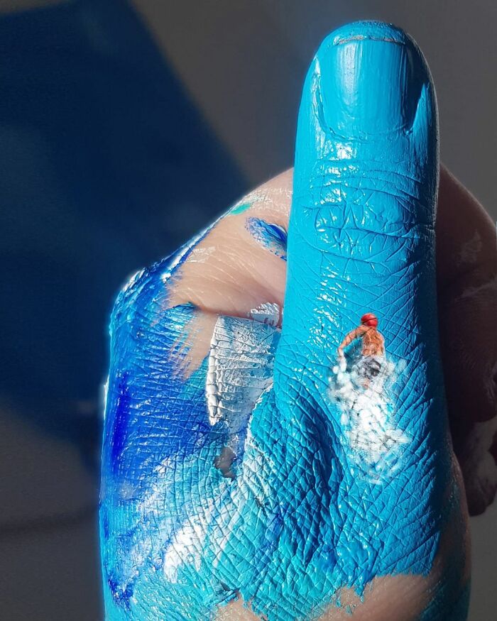 Artist Uses Her Hands As A Canvas To Show Her Hidden Worlds (39 Pics) Artist Uses Her Hands As A Canvas To Show Her Hidden Worlds (39 Pics)