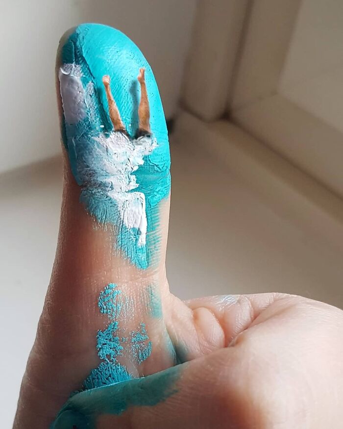 Artist Uses Her Hands As A Canvas To Show Her Hidden Worlds (39 Pics) Artist Uses Her Hands As A Canvas To Show Her Hidden Worlds (39 Pics)