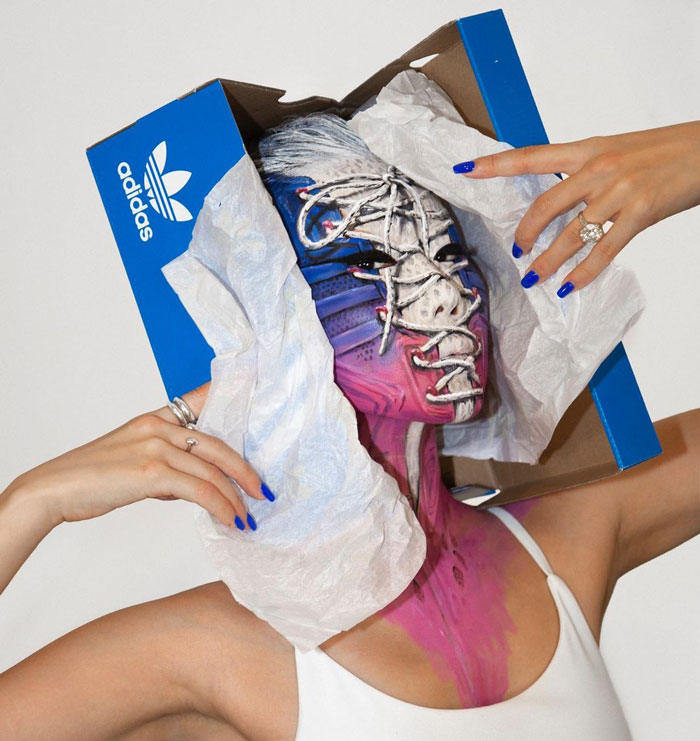 Korean Artist Goes Viral For Transforming Herself Into Mind-Bending Optical Illusions Without Any Photoshop (32 New Pics) Korean Artist Goes Viral For Transforming Herself Into Mind-Bending Optical Illusions Without Any Photoshop (32 New Pics)