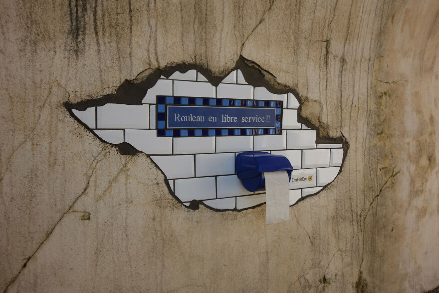 Artist Mends Cracked Sidewalks, Potholes And Buildings Using Vibrant Mosaics, And Here Are His Best 30 Works Artist Mends Cracked Sidewalks, Potholes And Buildings Using Vibrant Mosaics, And Here Are His Best 30 Works