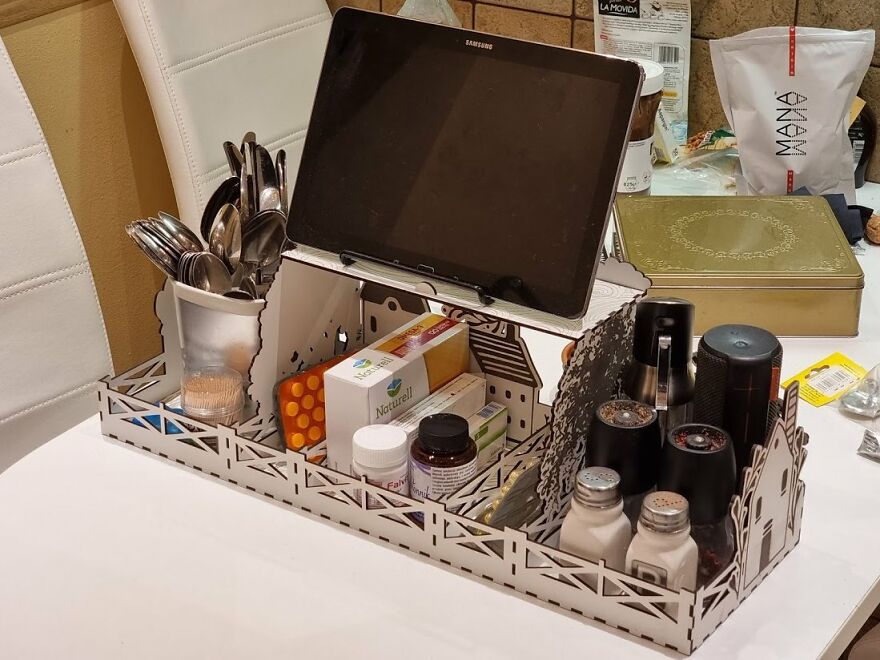 Instead Of Making Another Boring DIY Box, I Added A Little Magic (And Lasers) To It Instead Of Making Another Boring DIY Box, I Added A Little Magic (And Lasers) To It