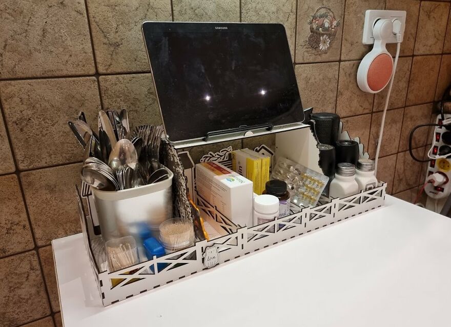 Instead Of Making Another Boring DIY Box, I Added A Little Magic (And Lasers) To It Instead Of Making Another Boring DIY Box, I Added A Little Magic (And Lasers) To It