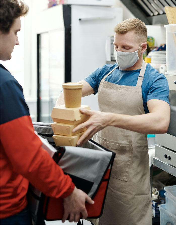 People On Twitter Are Debating About Minimum Wage And Working Conditions After A Post About Closed Fast-Food Place Goes Viral People On Twitter Are Debating About Minimum Wage And Working Conditions After A Post About Closed Fast-Food Place Goes Viral