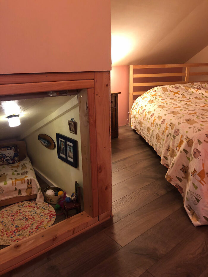 Guy Transforms Empty Space Behind Wall Into Tiny Bedroom For His Cat, Makes Other Cat Parents Feel Bad About Themselves Guy Transforms Empty Space Behind Wall Into Tiny Bedroom For His Cat, Makes Other Cat Parents Feel Bad About Themselves