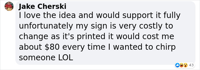 This Town Has A Sign War Going On Between Many Businesses And It’s Entertaining The Locals (20 Pics) This Town Has A Sign War Going On Between Many Businesses And It’s Entertaining The Locals (20 Pics)