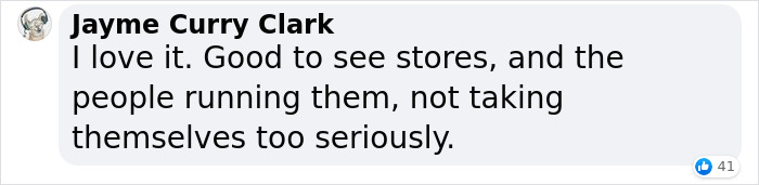 This Town Has A Sign War Going On Between Many Businesses And It’s Entertaining The Locals (20 Pics) This Town Has A Sign War Going On Between Many Businesses And It’s Entertaining The Locals (20 Pics)