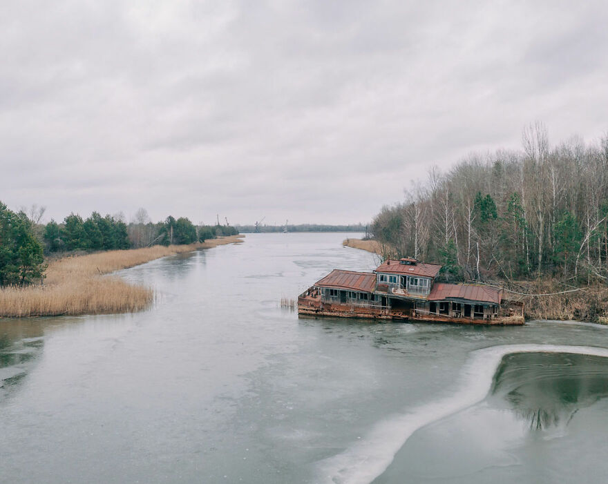 I Explored The Chernobyl Exclusion Zone 35 Years After The Nuclear Disaster (40 Pics) I Explored The Chernobyl Exclusion Zone 35 Years After The Nuclear Disaster (40 Pics)