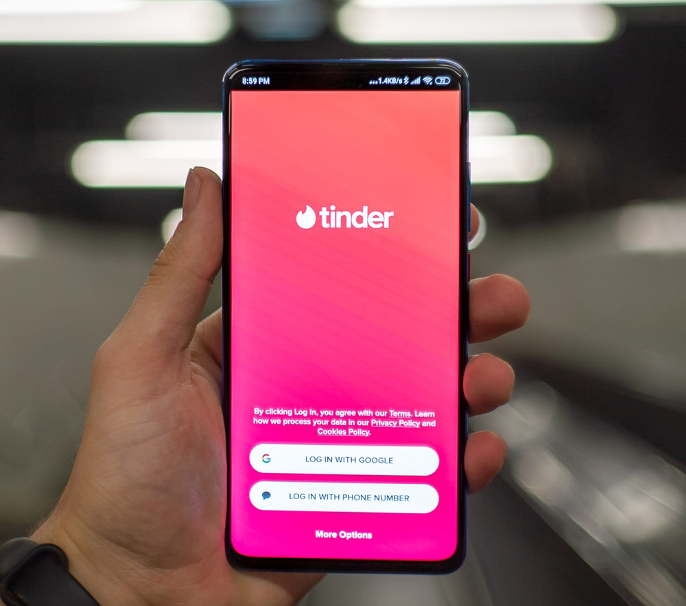 Guy Shares A Viral Story Of A Tinder Date Going Bad As The Same Woman Tricked Dozens Of Men