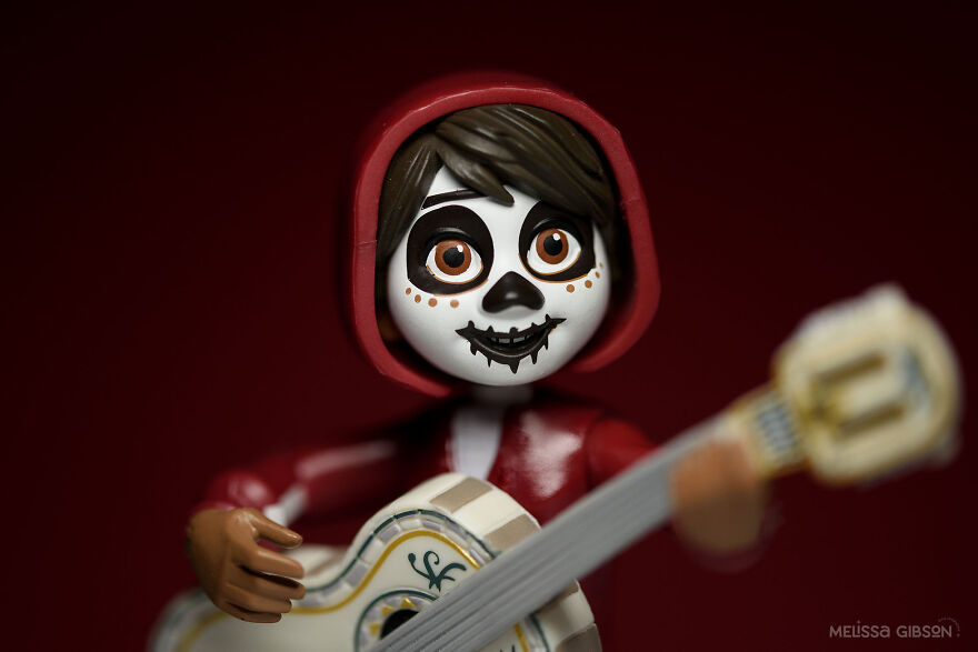 Each Day I Photograph My Child’s Most Favorite Toys Each Day I Photograph My Child’s Most Favorite Toys