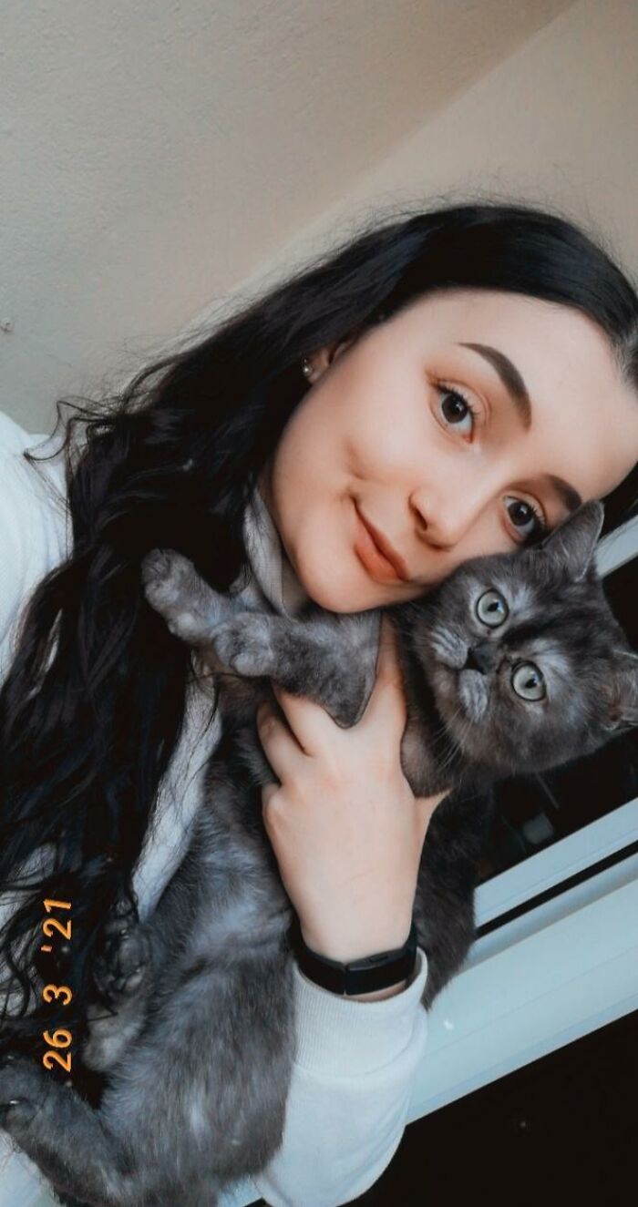 Woman Adopts A Cat That Was Ignored At The Shelter Because Of Her ‘Ugly’ Looks Woman Adopts A Cat That Was Ignored At The Shelter Because Of Her ‘Ugly’ Looks