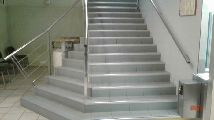 45 Epic Stair Design Fails That May Result In Some Serious Injuries (New Pics) 45 Epic Stair Design Fails That May Result In Some Serious Injuries (New Pics)