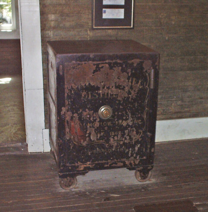 44 People Share True History Facts That Sound Made Up Because They’re Ridiculous 44 People Share True History Facts That Sound Made Up Because They’re Ridiculous