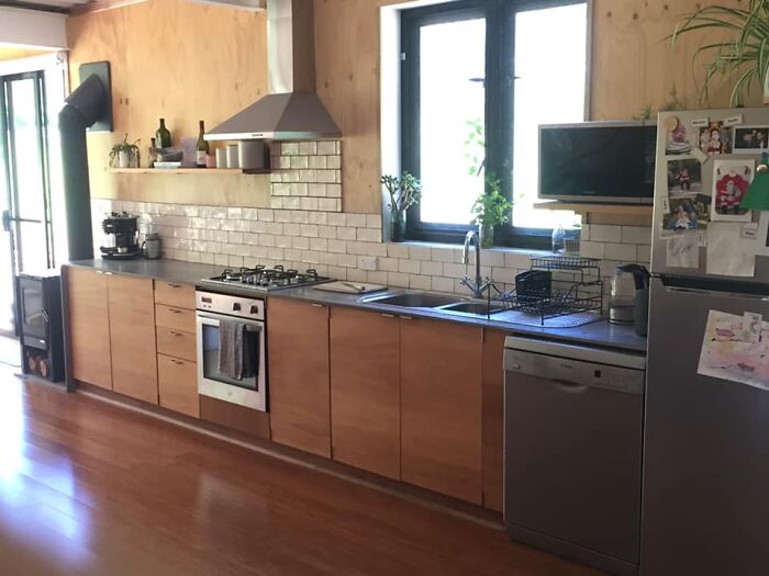 A Man Built His Dream House Using 4 Shipping Containers For $150,000