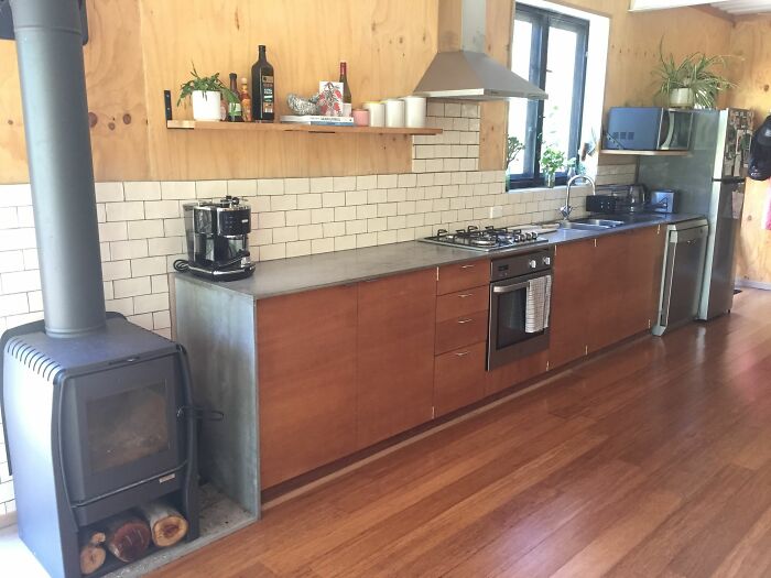 A Man Built His Dream House Using 4 Shipping Containers For $150,000