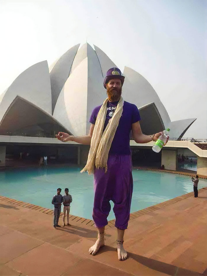 40 Times People Took Pics Only To Realize They’ve Captured ‘Giants’ 40 Times People Took Pics Only To Realize They’ve Captured ‘Giants’