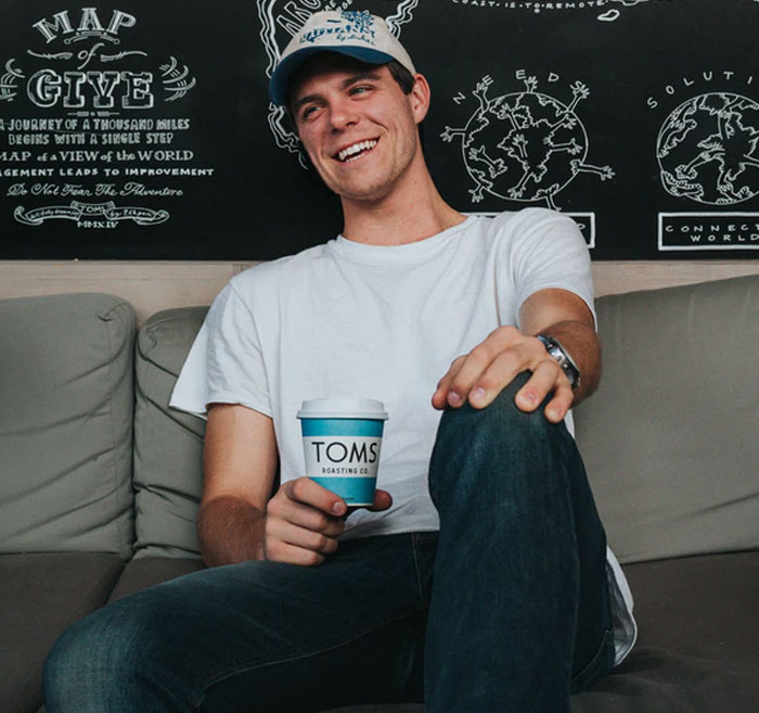 35 People Respond To &#8220;What Is A Tell-Tale Sign That A Man Is Insecure About His Masculinity Or Himself In General?&#8221;