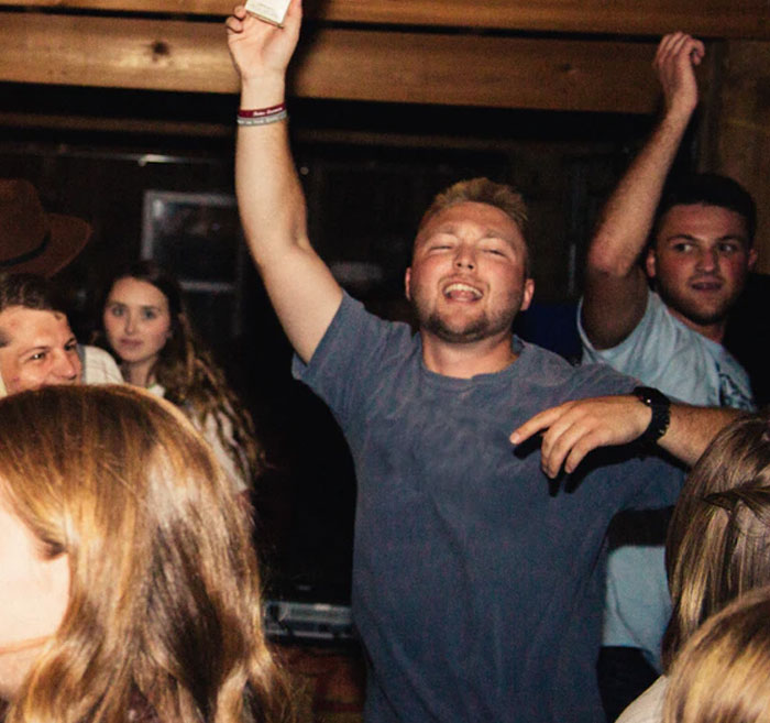 35 People Respond To “What Is A Tell-Tale Sign That A Man Is Insecure About His Masculinity Or Himself In General?” 35 People Respond To “What Is A Tell-Tale Sign That A Man Is Insecure About His Masculinity Or Himself In General?”