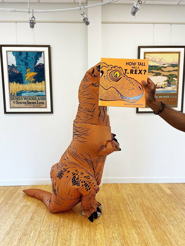 30 Of The Best Responses To The #Bookface Challenge