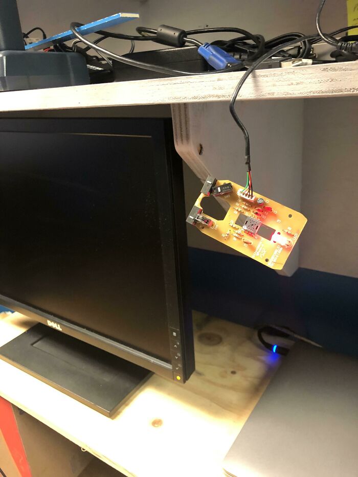 Tech Support People Are Sharing The Worst Cases They’ve Seen While On The Job (50 New Pics) Tech Support People Are Sharing The Worst Cases They’ve Seen While On The Job (50 New Pics)