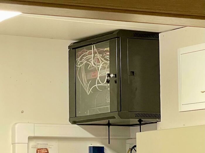 Tech Support People Are Sharing The Worst Cases They’ve Seen While On The Job (50 New Pics) Tech Support People Are Sharing The Worst Cases They’ve Seen While On The Job (50 New Pics)