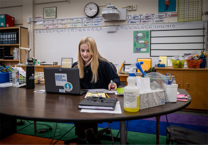 40 Online Class Gems People Witnessed When Someone Forgot To Turn Off Their Camera Or Mic