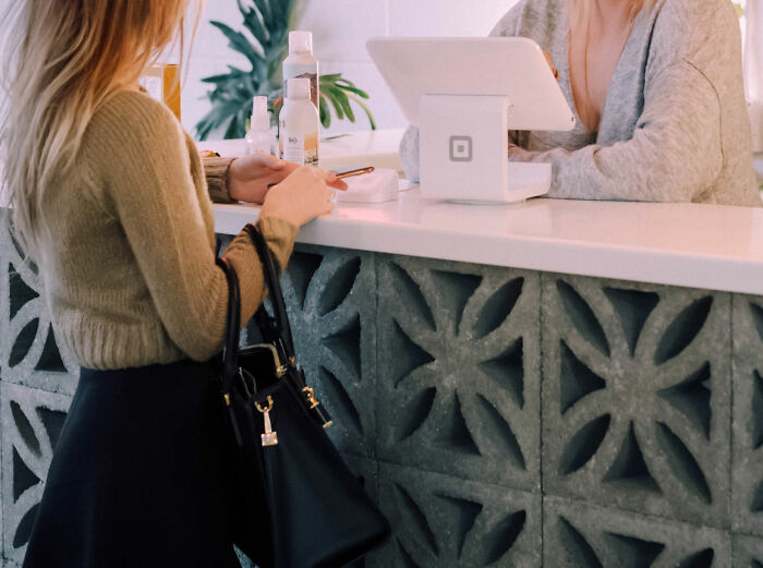 Woman Says She Was Attacked By Dark Energy At Gym, Twitter Reacts With 29 Jokes Woman Says She Was Attacked By Dark Energy At Gym, Twitter Reacts With 29 Jokes