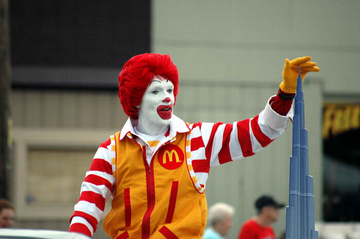 Hey Pandas, Photoshop This Photo Of Ronald Mcdonald (Closed) Hey Pandas, Photoshop This Photo Of Ronald Mcdonald (Closed)