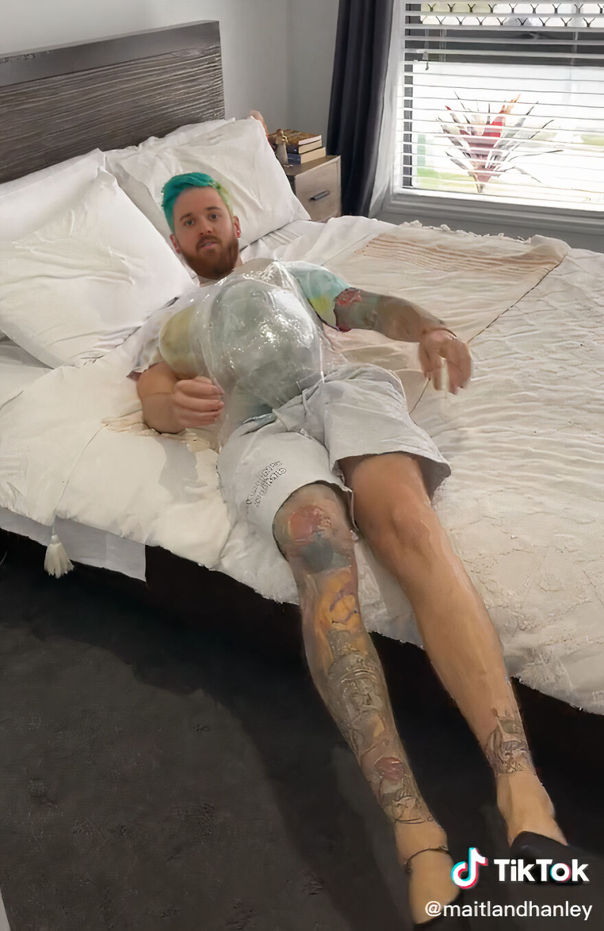 Overconfident Dad Tries Being Pregnant For A Day, Struggles Miserably Overconfident Dad Tries Being Pregnant For A Day, Struggles Miserably