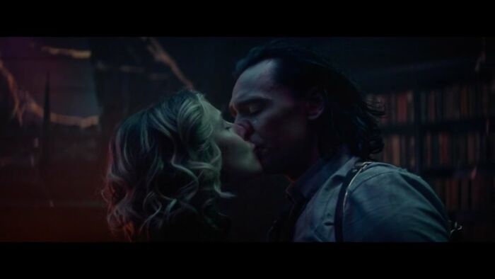 Hey Pandas! Show Your Favorite Kiss Scene From Your Favorite Show (Closed)