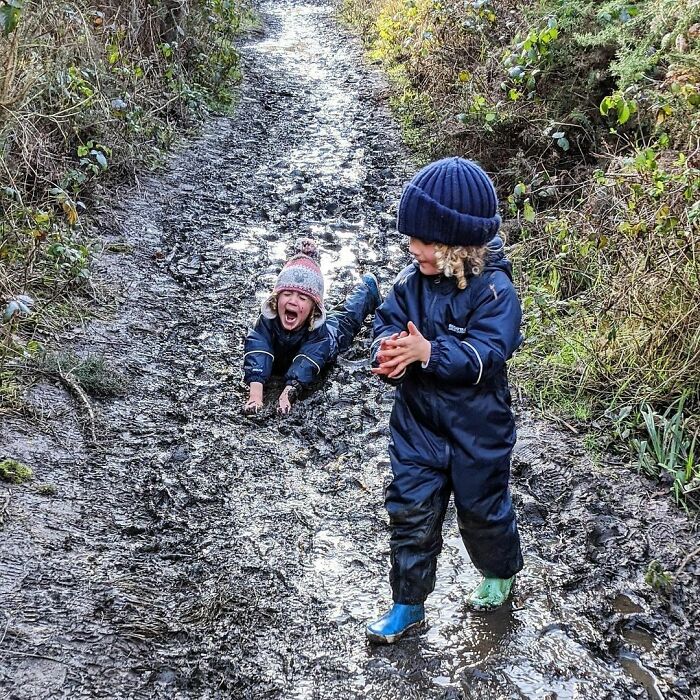 Father Of 4 Daughters Refuses To Sugarcoat His Instagram Pics, Has A Massive Following Online (New Pics) Father Of 4 Daughters Refuses To Sugarcoat His Instagram Pics, Has A Massive Following Online (New Pics)