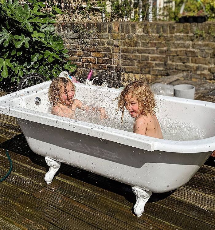 Father Of 4 Daughters Refuses To Sugarcoat His Instagram Pics, Has A Massive Following Online (New Pics) Father Of 4 Daughters Refuses To Sugarcoat His Instagram Pics, Has A Massive Following Online (New Pics)