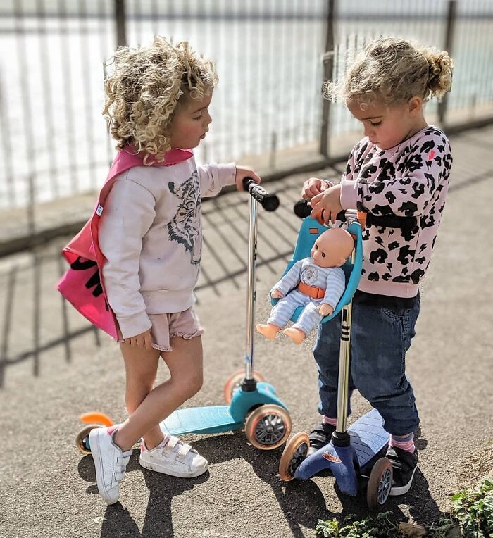 Father Of 4 Daughters Refuses To Sugarcoat His Instagram Pics, Has A Massive Following Online (New Pics) Father Of 4 Daughters Refuses To Sugarcoat His Instagram Pics, Has A Massive Following Online (New Pics)