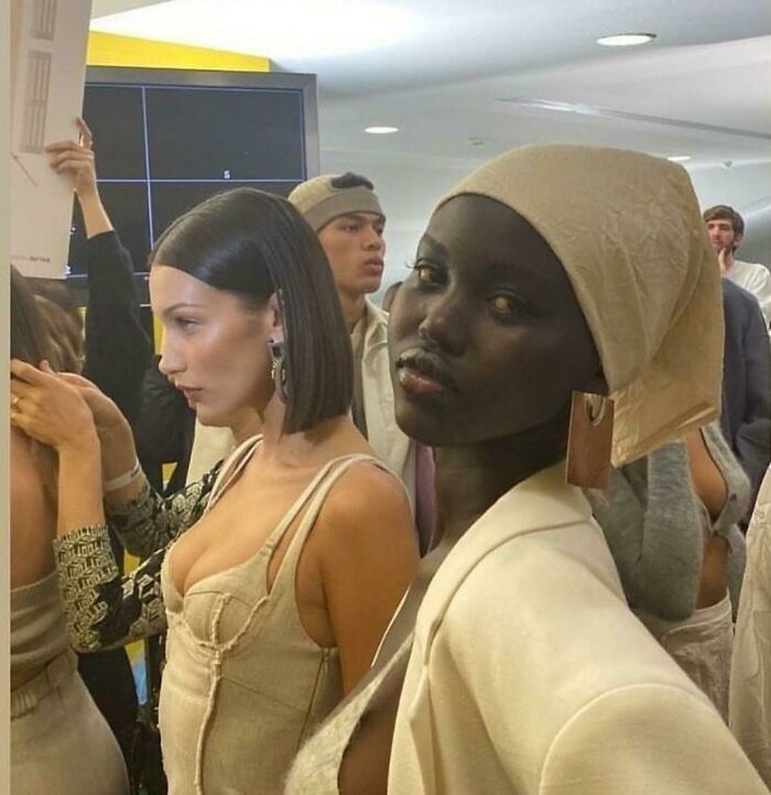 35 Times People Took A Photograph And Realized It’s “Accidental Renaissance” (New Pics) 35 Times People Took A Photograph And Realized It’s “Accidental Renaissance” (New Pics)