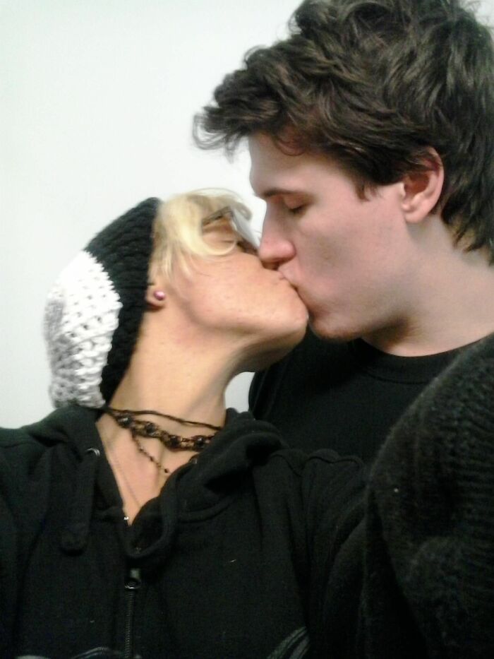 Grieving Man Used Experimental AI Site To ‘Chat’ With His Fiancée Nine Years After She Passed Grieving Man Used Experimental AI Site To ‘Chat’ With His Fiancée Nine Years After She Passed