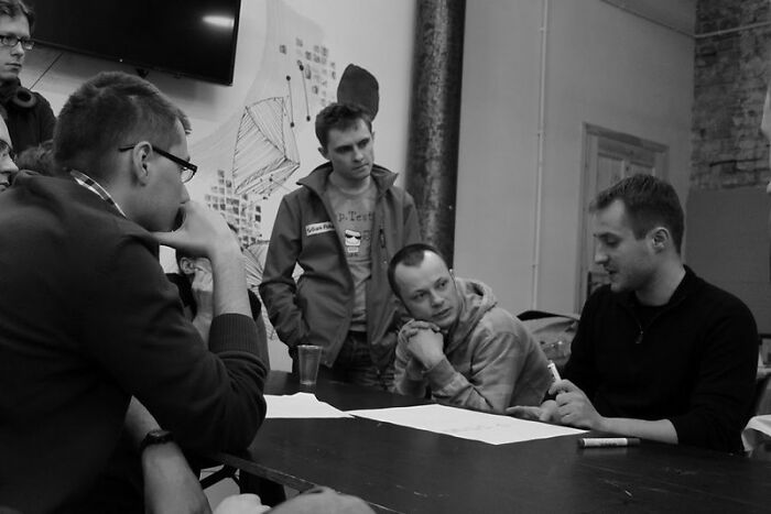 30 Awkward Situations That Are Embarrassing For No Real Reason 30 Awkward Situations That Are Embarrassing For No Real Reason