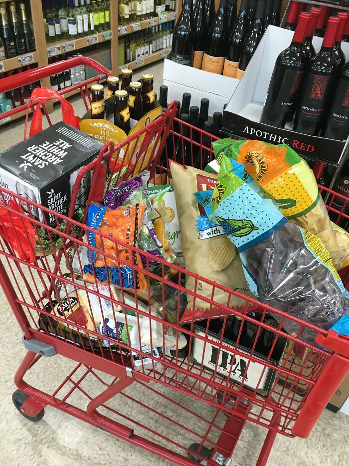 30 Awkward Situations That Are Embarrassing For No Real Reason 30 Awkward Situations That Are Embarrassing For No Real Reason