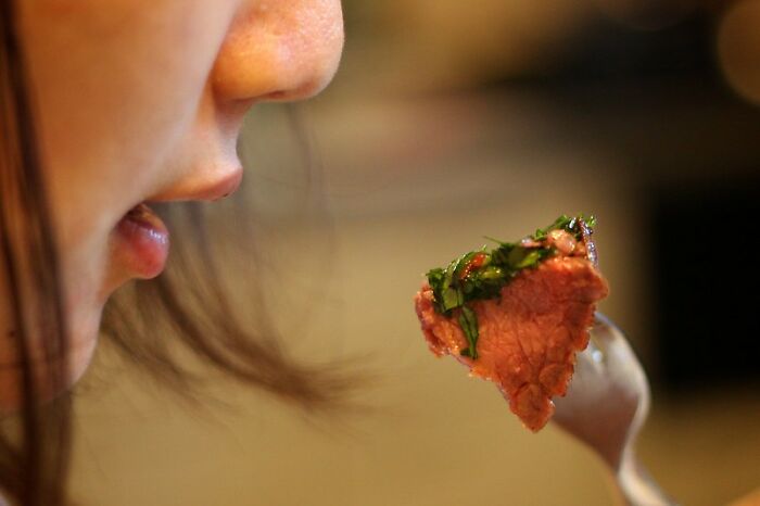 30 Awkward Situations That Are Embarrassing For No Real Reason 30 Awkward Situations That Are Embarrassing For No Real Reason