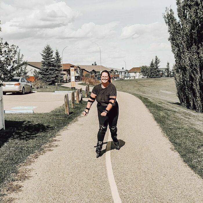 Woman Violates A Gym’s Dress Code By Wearing A Sports Bra, Gets Fat-Shamed By The Staff And Kicked Out Woman Violates A Gym’s Dress Code By Wearing A Sports Bra, Gets Fat-Shamed By The Staff And Kicked Out