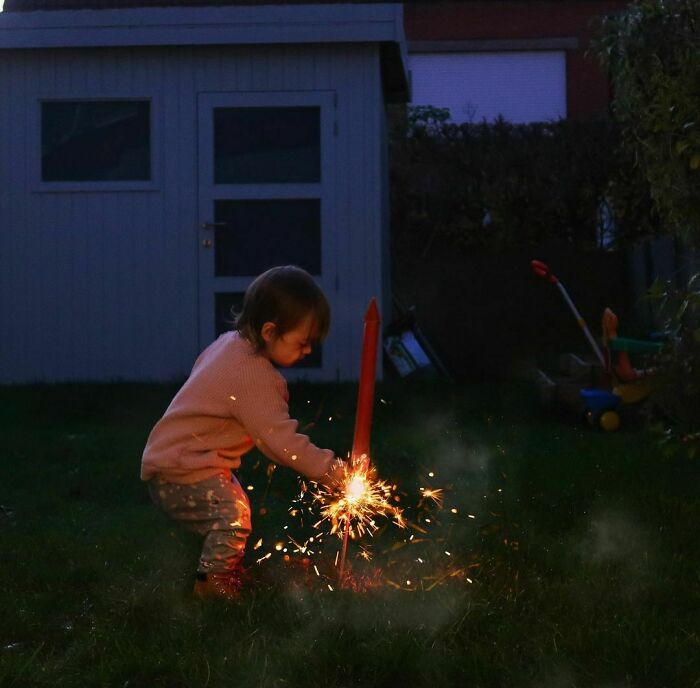 Dad Sends His GF These Pics Whenever She Asks If Their Babies Are OK While He’s Watching Them (30 New Pics) Dad Sends His GF These Pics Whenever She Asks If Their Babies Are OK While He’s Watching Them (30 New Pics)