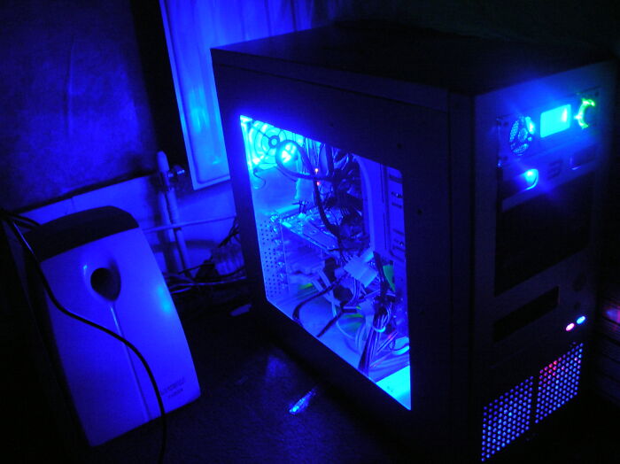 27 People Share ‘Cry For Help’ Signs That Aren’t So Obvious 27 People Share ‘Cry For Help’ Signs That Aren’t So Obvious