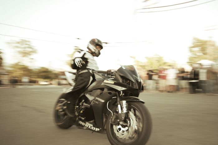 27 People Share ‘Cry For Help’ Signs That Aren’t So Obvious 27 People Share ‘Cry For Help’ Signs That Aren’t So Obvious