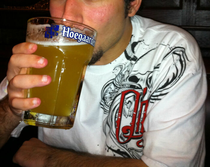 27 People Share ‘Cry For Help’ Signs That Aren’t So Obvious 27 People Share ‘Cry For Help’ Signs That Aren’t So Obvious