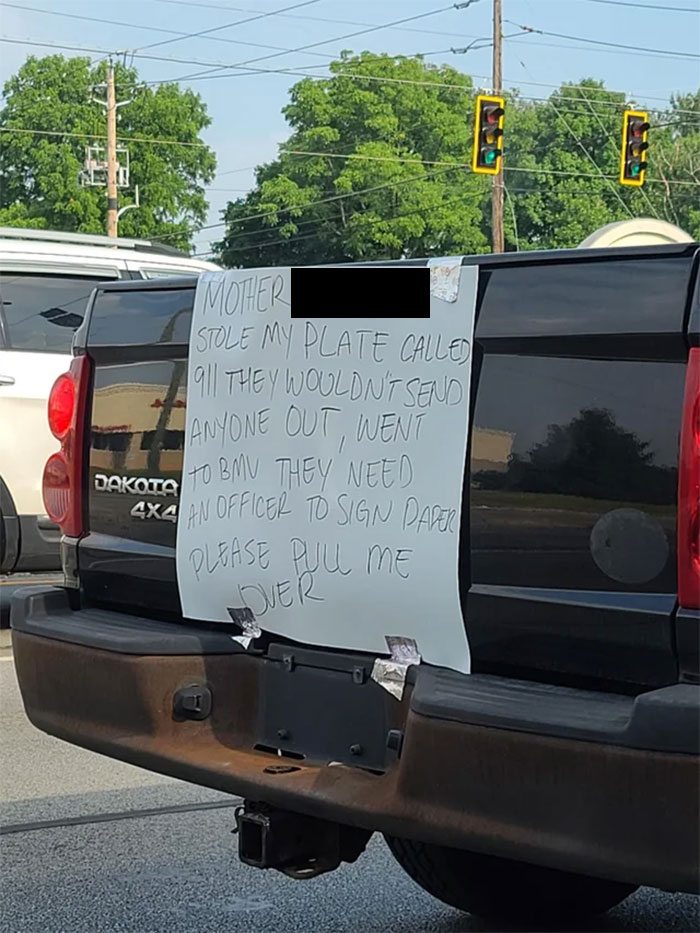 50 Times People Were Left Speechless By Absolutely Dumb Drivers (New Pics) 50 Times People Were Left Speechless By Absolutely Dumb Drivers (New Pics)