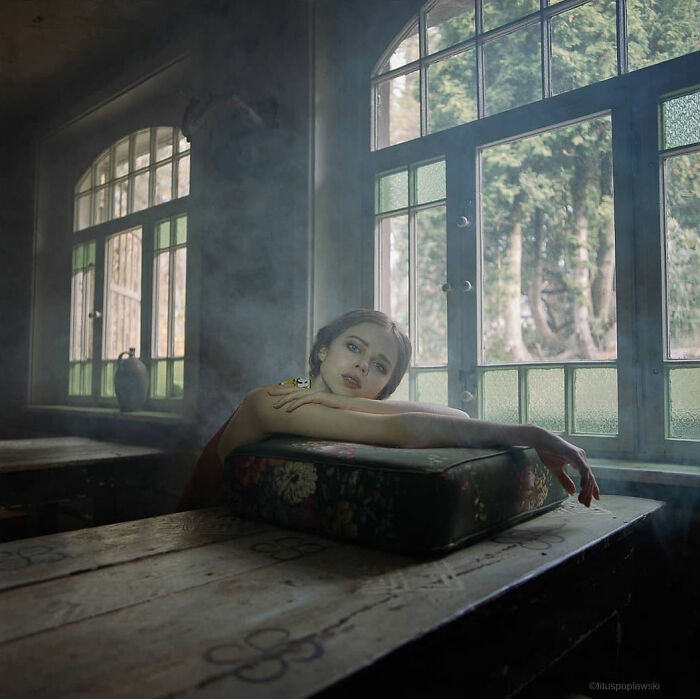 Photographer Uses An Analog Camera To Capture Eerie And Surreal Photos Of People (30 Pics)