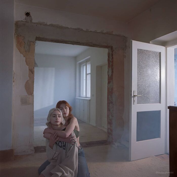 Photographer Uses An Analog Camera To Capture Eerie And Surreal Photos Of People (30 Pics)