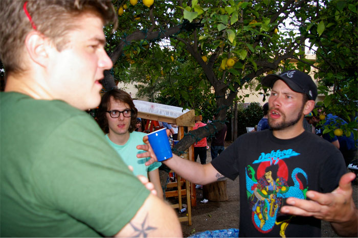 6 Useful Tips On How To Deal With Angry People, According To Psychology Professor On TikTok