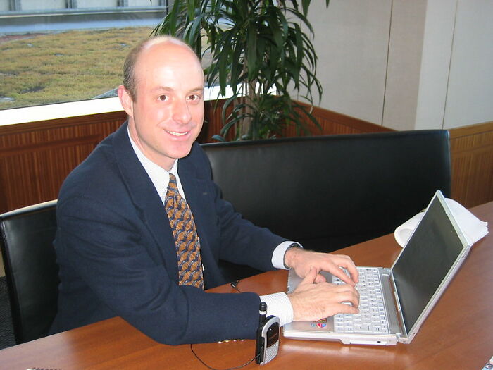 20 Useful Tips For People Looking For A New Job, As Shared By This Career Coach Online